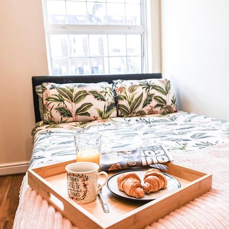 Charming 2-Bedroom Flat In Shepherd'S Bush, Near Hammersmith Лондон Екстериор снимка